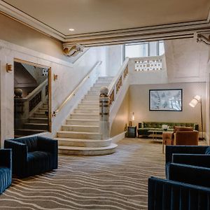 Club Quarters Hotel, Wacker at Michigan